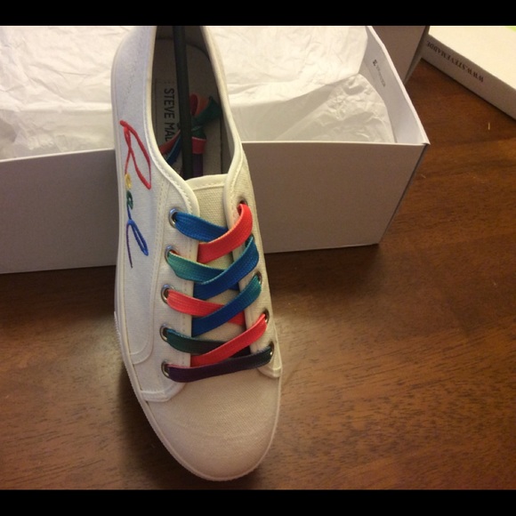 Reduced Steven Madden Embroidered Sneakers "Real Love" - Picture 3 of 3